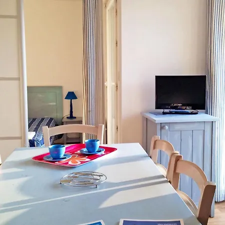 Vacanceole - Les Jardins De L'amiraute Apart-hotel