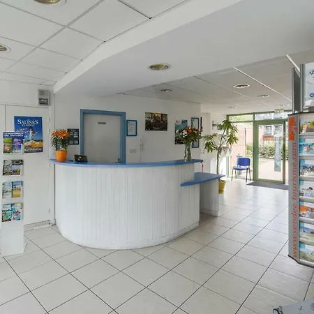 Vacancéole - Les Jardins De L'amirauté Appart hôtel 2*