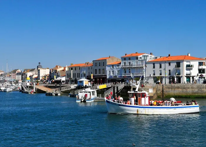 Apart-hotel Vacanceole - Les Jardins De L'amiraute 2*