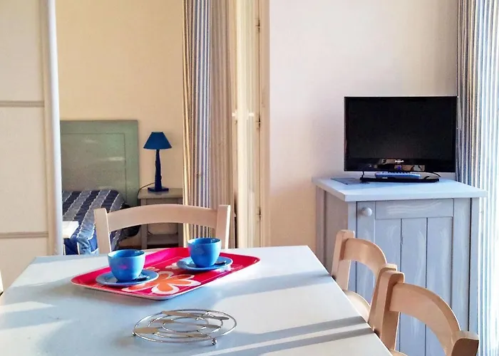 Vacanceole - Les Jardins De L'amiraute Apart-hotel