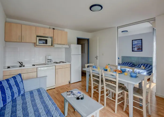 Vacanceole - Les Jardins De L'amiraute 2*